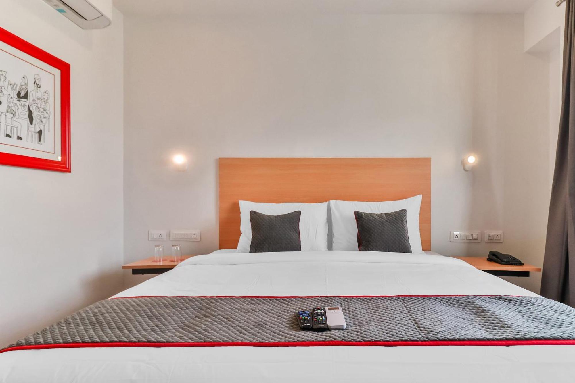 Super Townhouse Reva College University Yelahanka Екстериор снимка