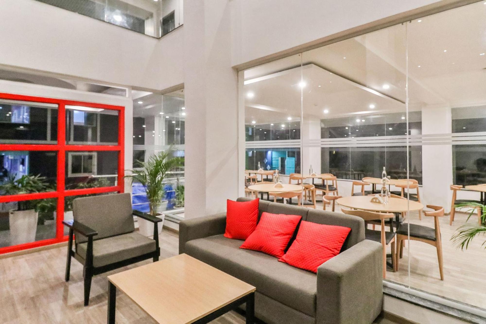 Super Townhouse Reva College University Yelahanka Екстериор снимка